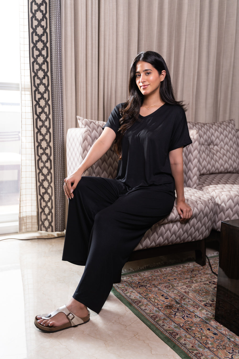 Modale Lounger in Black