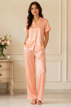 Rosé Lumière Satin Lounge Set

Slip into a moment that feels entirely your own - Private Lives