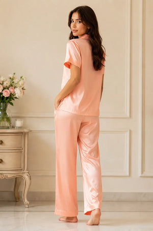 Rosé Lumière Satin Lounge Set

Slip into a moment that feels entirely your own - Private Lives