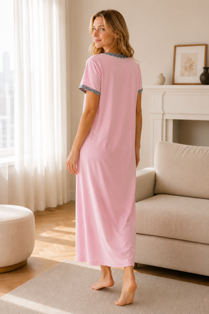 Pink Solace Cotton Lounging Nightie

Soft. Serene. Simply You.